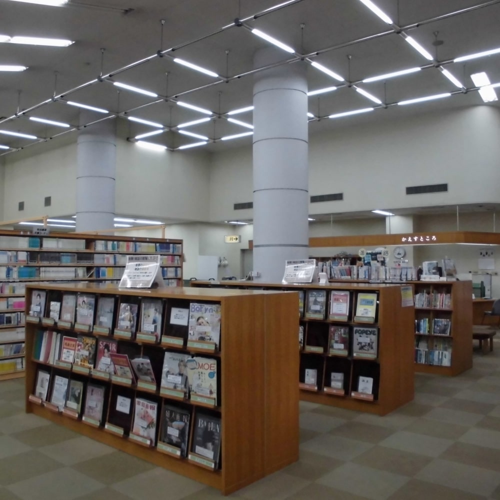 北図書館 雑誌コーナー